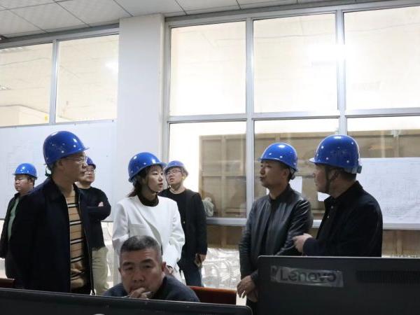2023年3月7日  市工信局張副局長，縣工信局卜平蒞臨我公司指導(dǎo)工作
